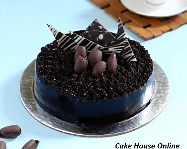 Dark Fantasy Cream Cake